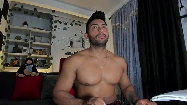 Snapshot of Couple_muscle1 chatting on September 14, 10:20 pm Couple muscle1 online show from September 14, 10:20 pm