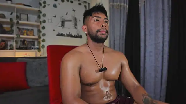 Snapshot of Couple_muscle1 chatting on November 25, 8:31 pm Couple muscle1 online show from November 25, 8:31 pm