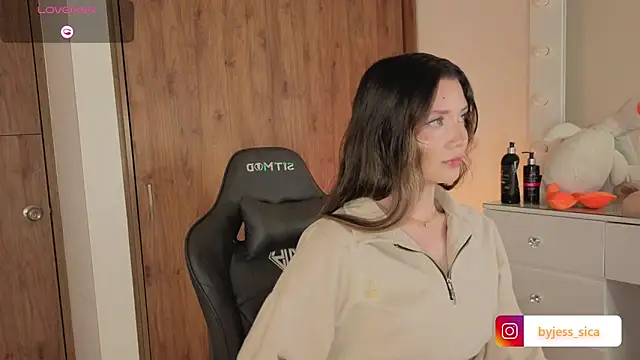 Snapshot of jessy__01 chatting on October 1, 1:44 am jessy 01 online show from October 1, 1:44 am