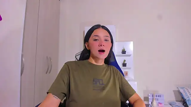 Snapshot of anny_vittar chatting on February 5, 10:22 pm anny vittar online show from February 5, 10:22 pm