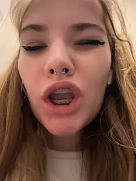 Holy Tereza online show from December 3, 3:44 pm