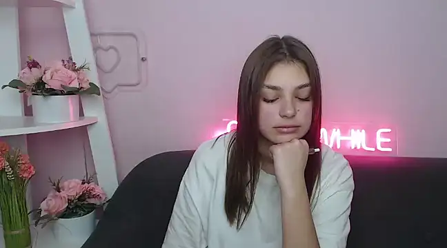 MilanaAngelAs online show from January 12, 10:45 am