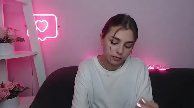 MilanaAngelAs online show from February 1, 8:39 am