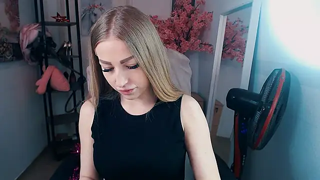  KittyBoo online show from February 5, 8:00 am