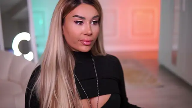 EvaZane online show from November 20, 8:08 pm