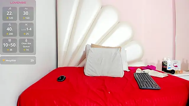 Lorena Hawkins online show from February 2, 4:32 pm