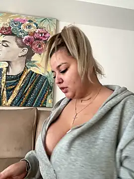 AllysonK online show from March 12, 9:44 am