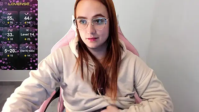 maryluna95 online show from December 14, 4:12 am