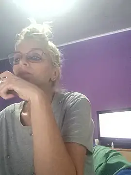 BritneyHudson online show from September 18, 3:47 pm