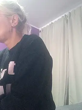 BritneyHudson online show from September 20, 4:13 am