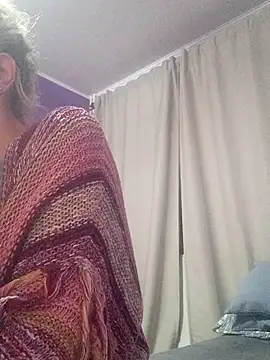 BritneyHudson online show from October 18, 1:30 am