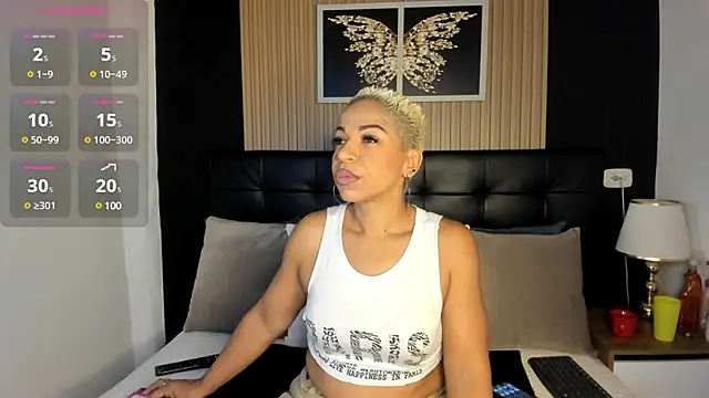 Snapshot of summer_night_ chatting on February 3, 11:31 am summer night online show from February 3, 11:31 am