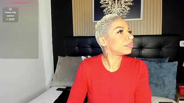 Snapshot of summer_night_ chatting on February 5, 11:55 am summer night online show from February 5, 11:55 am