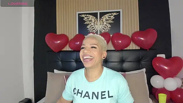 Snapshot of summer_night_ chatting on February 16, 3:04 am summer night online show from February 16, 3:04 am