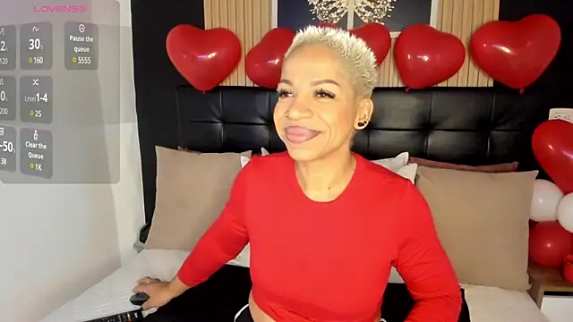 Snapshot of summer_night_ chatting on February 18, 11:00 am summer night online show from February 18, 11:00 am