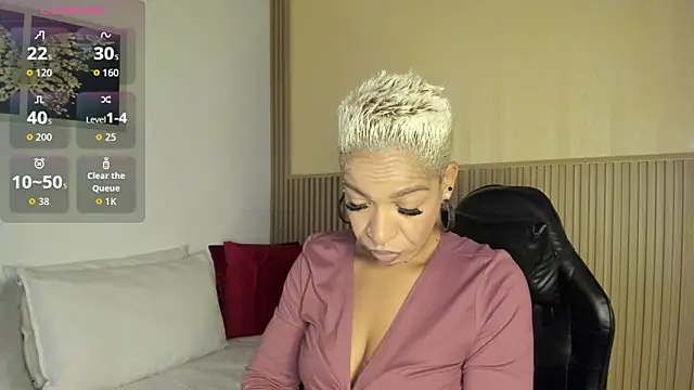 Snapshot of summer_night_ chatting on September 18, 11:45 am summer night online show from September 18, 11:45 am