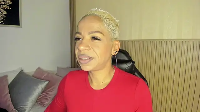 Snapshot of summer_night_ chatting on October 2, 12:01 pm summer night online show from October 2, 12:01 pm