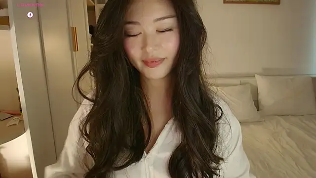 tenderlybaee online show from October 17, 4:15 am