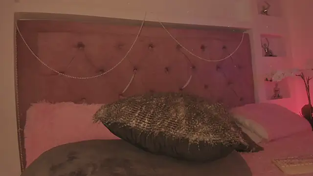 miss melissaa online show from February 18, 4:26 pm