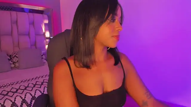 EmilyHaan online show from January 14, 8:04 pm