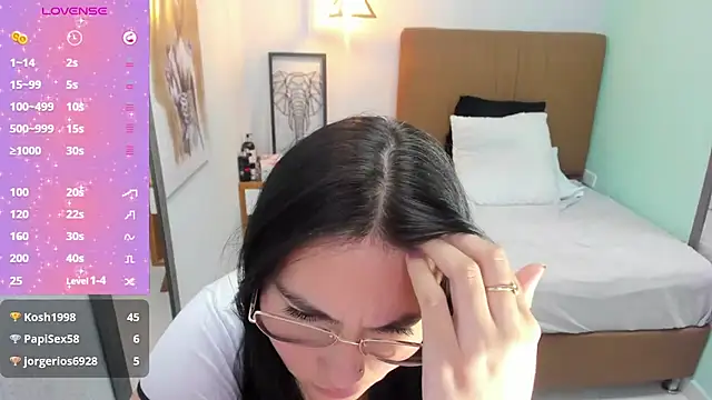 Snapshot of delilaquinn chatting on December 17, 7:50 am delilaquinn online show from December 17, 7:50 am