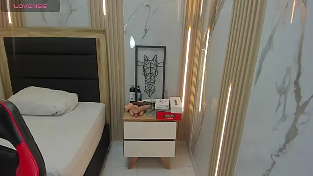 Snapshot of delilaquinn chatting on September 19, 12:17 pm delilaquinn online show from September 19, 12:17 pm