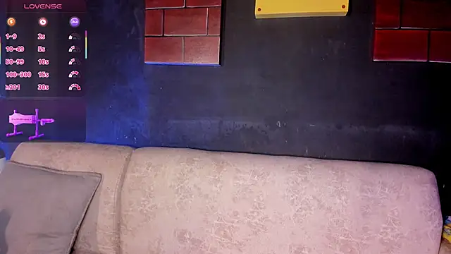 Snapshot of Elettra_Rou chatting on March 22, 10:15 pm Elettra Rou online show from March 22, 10:15 pm