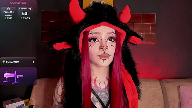 Snapshot of Elettra_Rou chatting on October 18, 12:02 am Elettra Rou online show from October 18, 12:02 am