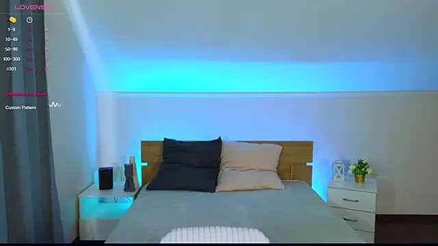 Hayle Hill online show from March 23, 2:15 am