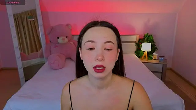 Hayle Hill online show from November 17, 1:22 am