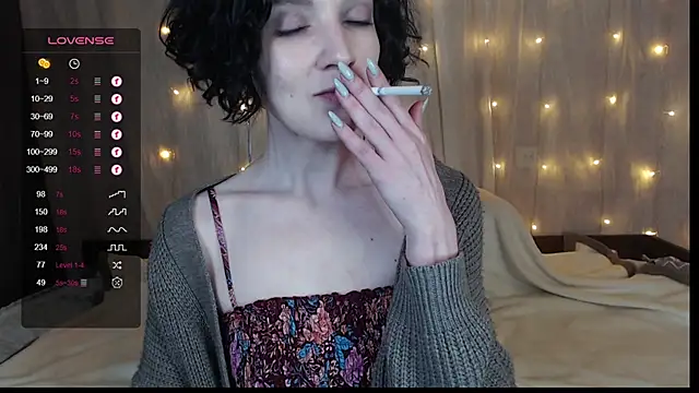 TinaWince online show from December 2, 7:47 am