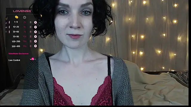 TinaWince online show from December 9, 8:00 am