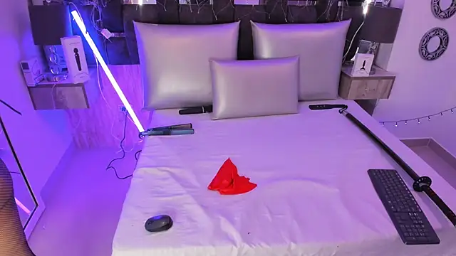 Charlotte Myers online show from January 28, 11:49 am