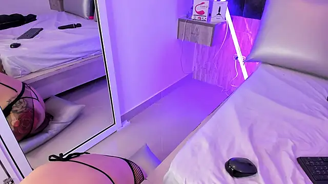 Charlotte Myers online show from February 13, 5:44 pm