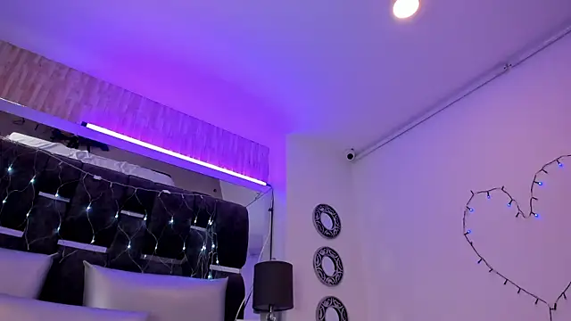 Charlotte Myers online show from February 26, 2:57 pm