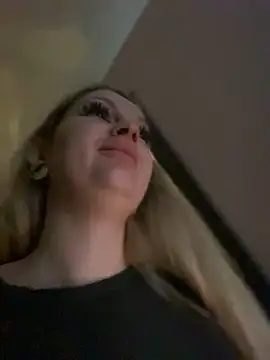 Snapshot of Teya_moon_ chatting on December 7, 7:49 am Teya moon online show from December 7, 7:49 am