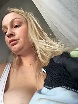 Snapshot of Teya_moon_ chatting on December 21, 12:49 pm Teya moon online show from December 21, 12:49 pm