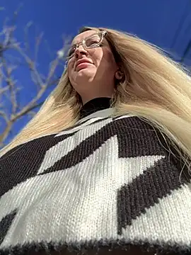 Snapshot of Teya_moon_ chatting on January 3, 11:14 am Teya moon online show from January 3, 11:14 am