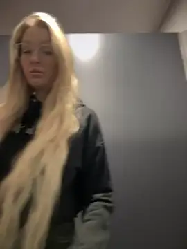 Snapshot of Teya_moon_ chatting on January 6, 11:51 am Teya moon online show from January 6, 11:51 am