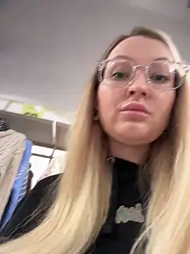 Snapshot of Teya_moon_ chatting on January 21, 10:08 am Teya moon online show from January 21, 10:08 am