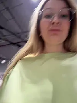 Snapshot of Teya_moon_ chatting on January 31, 11:24 am Teya moon online show from January 31, 11:24 am