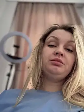 Snapshot of Teya_moon_ chatting on February 7, 12:50 pm Teya moon online show from February 7, 12:50 pm