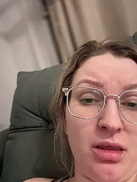 Snapshot of Teya_moon_ chatting on February 8, 7:05 pm Teya moon online show from February 8, 7:05 pm