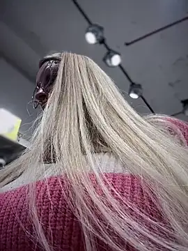 Snapshot of Teya_moon_ chatting on February 19, 12:11 pm Teya moon online show from February 19, 12:11 pm