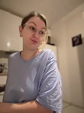 Snapshot of Teya_moon_ chatting on February 21, 12:38 am Teya moon online show from February 21, 12:38 am