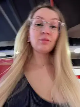 Snapshot of Teya_moon_ chatting on February 22, 12:08 pm Teya moon online show from February 22, 12:08 pm