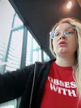 Snapshot of Teya_moon_ chatting on February 26, 12:47 pm Teya moon online show from February 26, 12:47 pm