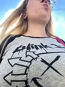 Snapshot of Teya_moon_ chatting on March 13, 10:47 am Teya moon online show from March 13, 10:47 am