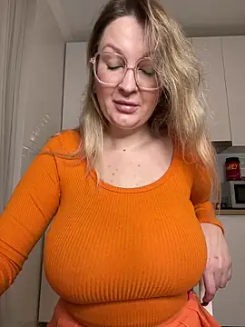 Snapshot of Teya_moon_ chatting on November 2, 7:16 pm Teya moon online show from November 2, 7:16 pm