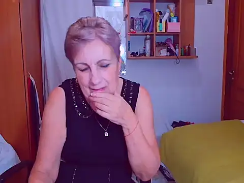 Victoria5643 online show from December 11, 6:42 pm